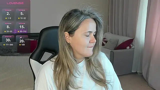 LilyBel webcam