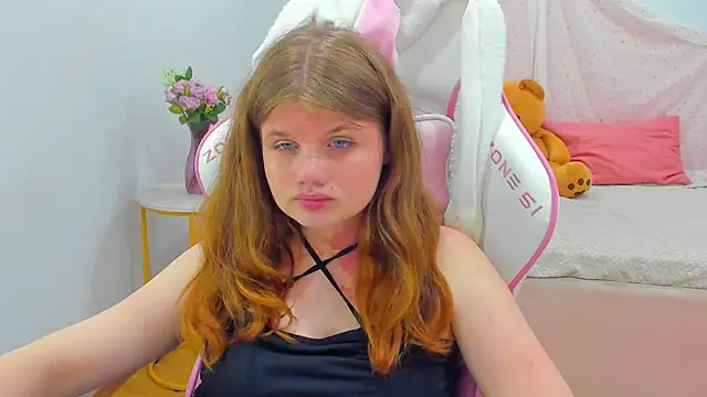 ChloeHalses webcam