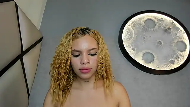 Sweetpearl23 webcam