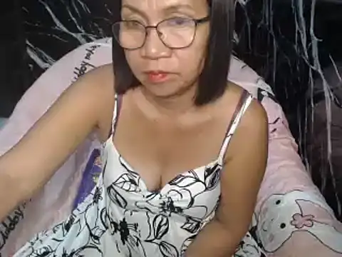 ASIANDOLLY4U69 webcam