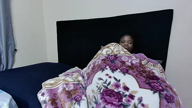 SweetTitties21 webcam