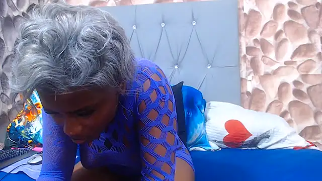 BeautyInBlackX webcam