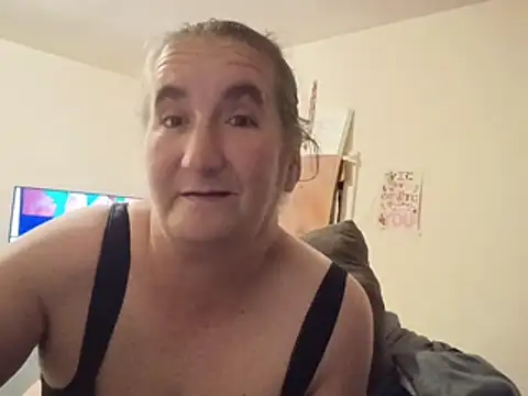 Johnnysgirl47 webcam