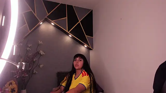 Bella_Raven webcam