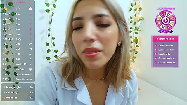 Petite_blossom4 webcam