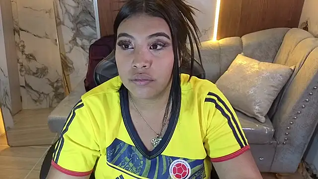 Bella_cross_v webcam