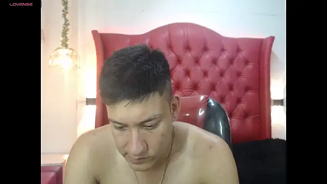 DominantBoy4 webcam