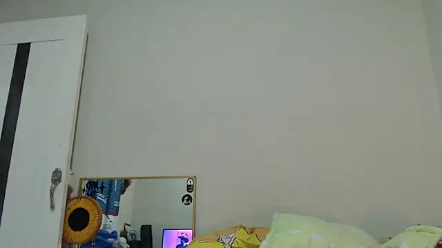 AlinaWoolf_ webcam