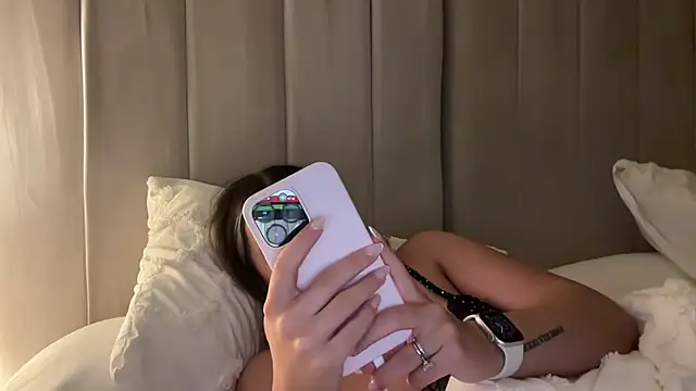 maisiesmithx - Maisiesmithx's free webcam - UK Sex Cams