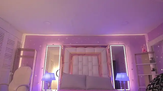 Goldentemptation_ webcam