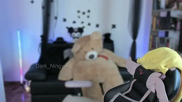 Dark_ningyo1 webcam