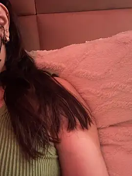 yaraqueen - YaraQueen's free webcam - UK Sex Cams