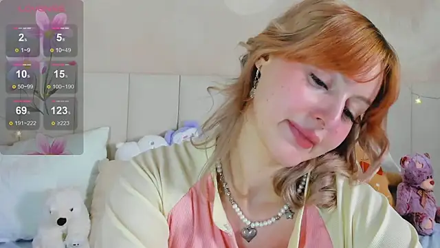 AdeleSilvy live cam on StripChat