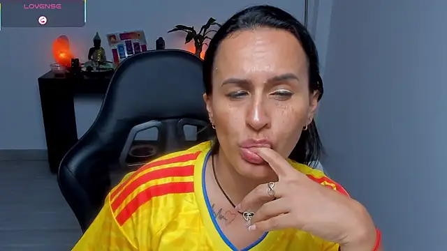 Sara_Charmy webcam