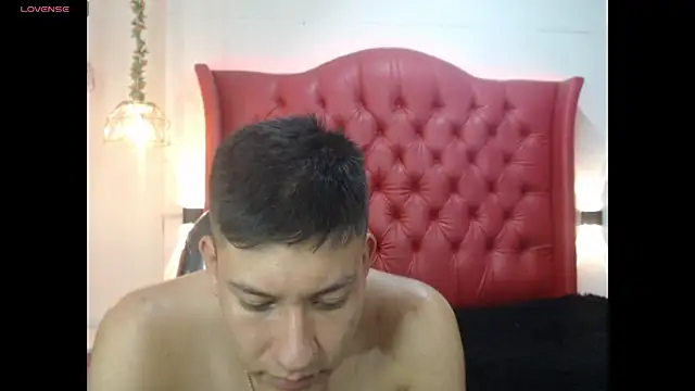 DominantBoy4 webcam
