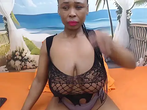 queenOfboobs webcam