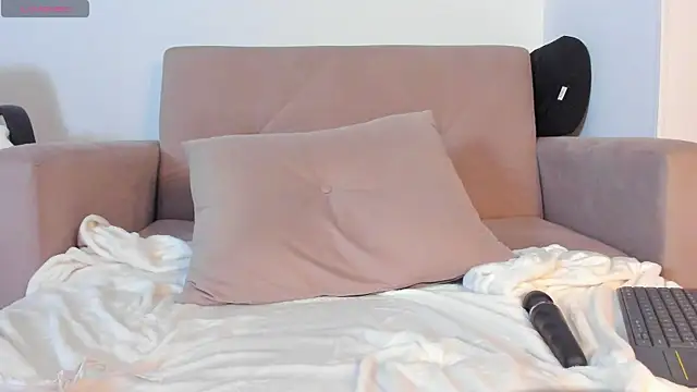 marie_pourtoii webcam