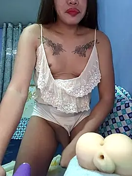 lady_kim_boner live cam on StripChat