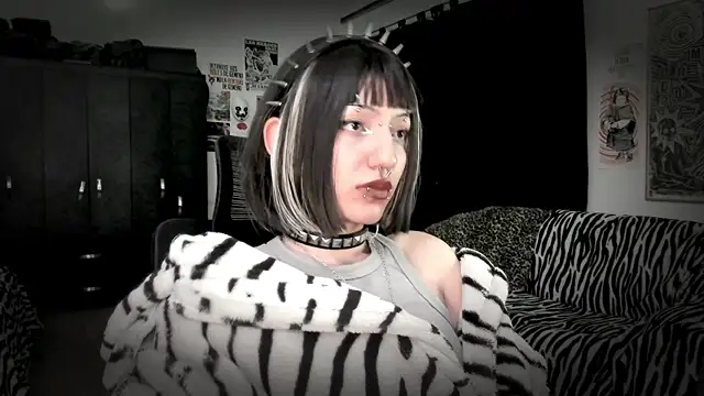 roxy_toxic webcam