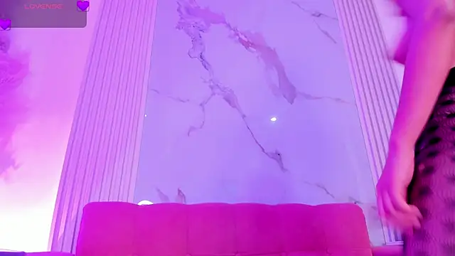 AriadnaLoren webcam