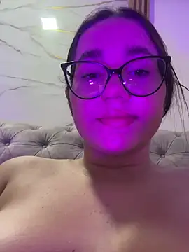 liadakota_ webcam