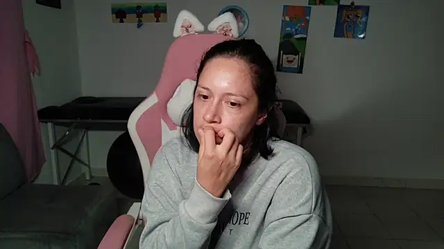 MommyMiaWs webcam