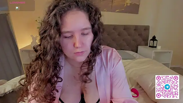 Ariella_Sol webcam