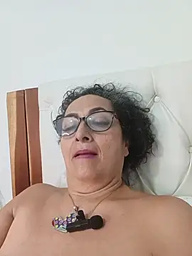AlessandraLeroy webcam