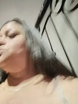 Julieta_BBW webcam