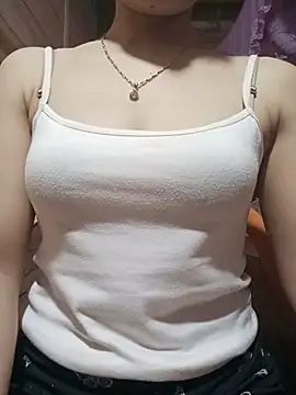 LucyyLy webcam