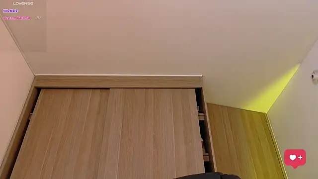 Kim_Vega1 live cam on StripChat