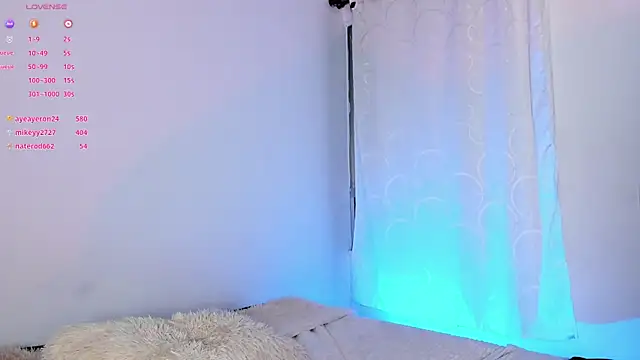 adara_evanss webcam