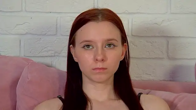 ArinaKubrick live cam on StripChat