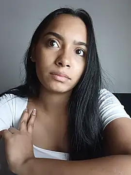 Leilaplus0s webcam