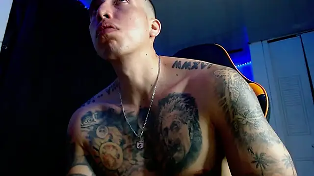 Adam_Hudsond webcam