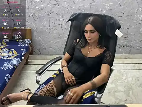 LuvLayla webcam