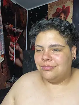 Hailey_Curvy webcam