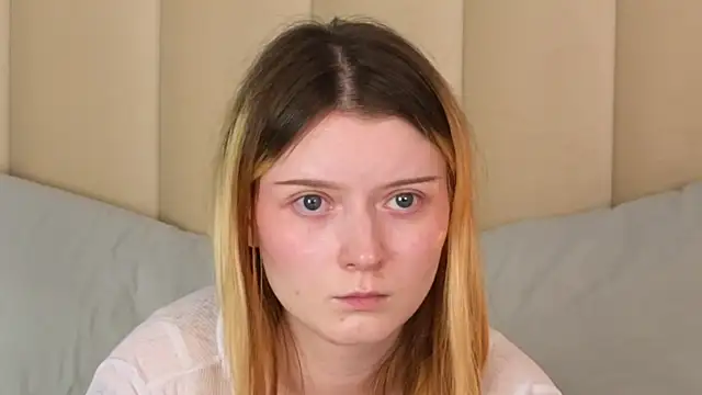 AlyssFrost webcam