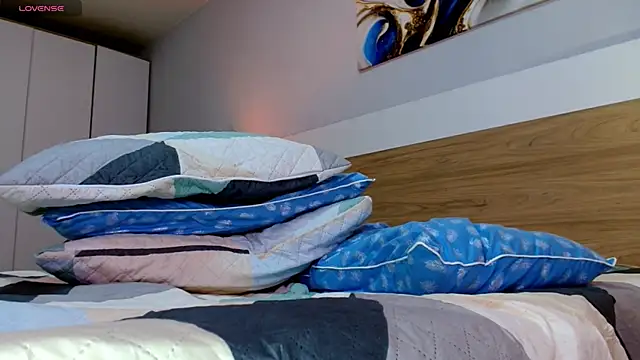Maya_Campbell webcam
