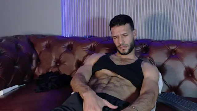 Jacob_Benelli live cam on StripChat