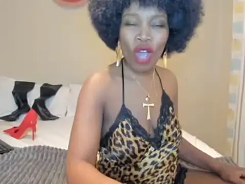 AfricanSquirtingQueen webcam