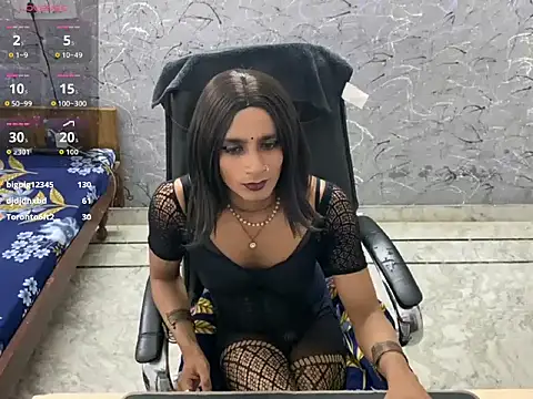 LuvLayla webcam