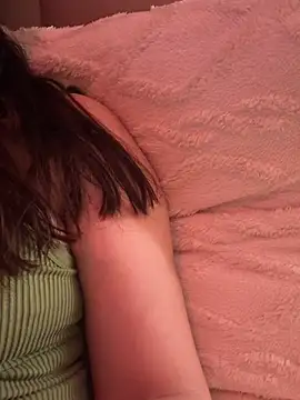 yaraqueen - YaraQueen's free webcam - UK Sex Cams