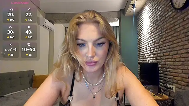fifteenpoem live cam on StripChat