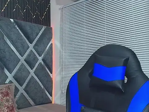 cameron_lux77 webcam