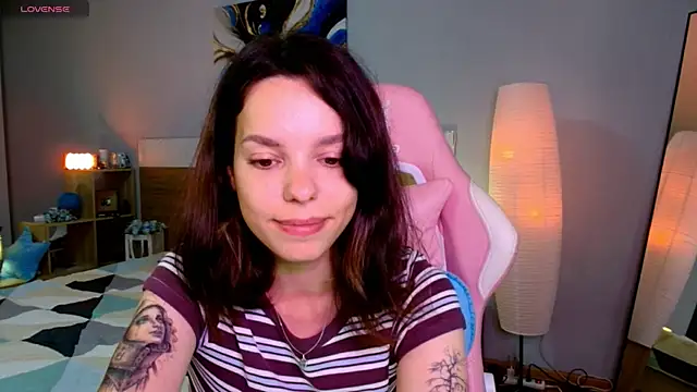 Maya_Campbell webcam