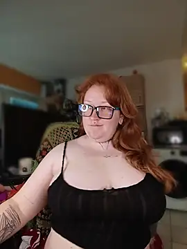 CURVYSAKURA webcam