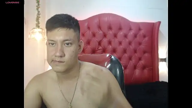 DominantBoy4 webcam