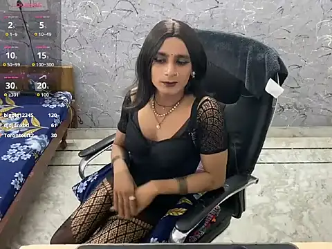 LuvLayla Live Webcam on Stripchat