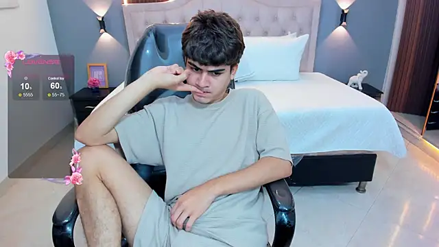 Tommy18__ live cam on StripChat